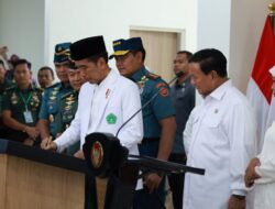 Prabowo Menemani Presiden saat Meresmikan Rumah Sakit TNI di Surabaya