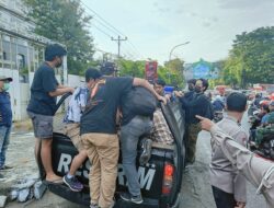 Demo Menolak Dinasti Politik Dibubarkan secara Paksa