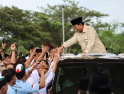 Bersama Warga dan Relawan, Prabowo Menikmati Kopi Aceh: Sensasional!