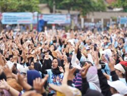 Warga Subang Bahagia Bertemu Prabowo, Berdoa Agar Menang dalam Satu Putaran