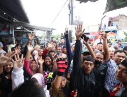 Antusiasme Ratusan Warga Jawa Tengah Melihat Jokowi dan Prabowo Makan Bakso Bersama: Semoga Tetap Dekat dengan Rakyat