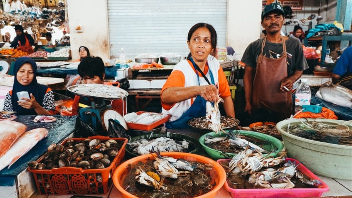 Penyelesaian Paradox Indonesia: Menuju 100 Tahun Indonesia Merdeka (Majukan Ekonomi Rakyat)