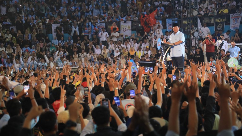 Di Depan Ribuan Penduduk Sulawesi Selatan, Prabowo : Kami Berharap untuk Memperbaiki Gaji Guru