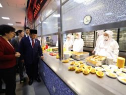 Kunjungan Usai Bertemu PM dan Menhan China, Prabowo Tinjau Program Makan Siang di Sekolah Beijing