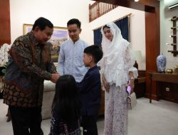 Saat Bahagia Penuh Tawa dengan Prabowo Subianto dan Gibran dalam Acara Keluarga