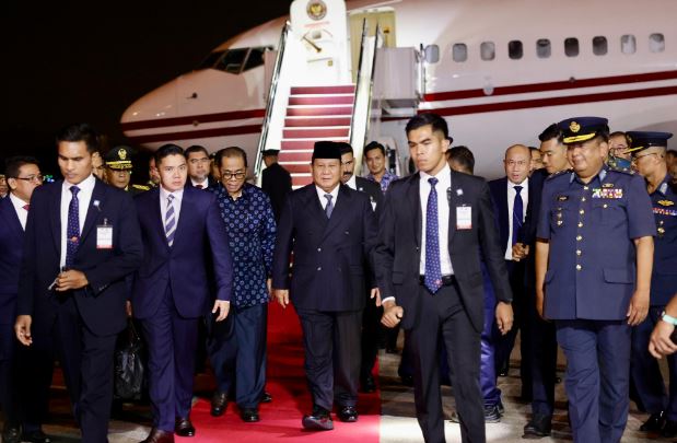 Prabowo Subianto Akan Bertemu dengan PM Anwar Ibrahim Setibanya di Malaysia