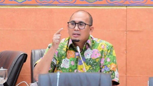 Kereta Api Moda Transportasi Strategis Nasional, Andre Rosiade Dorong Tingkatkan Layanan