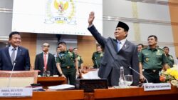 Prabowo Pamit dan Mohon Maaf di Rapat Terakhir dengan DPR