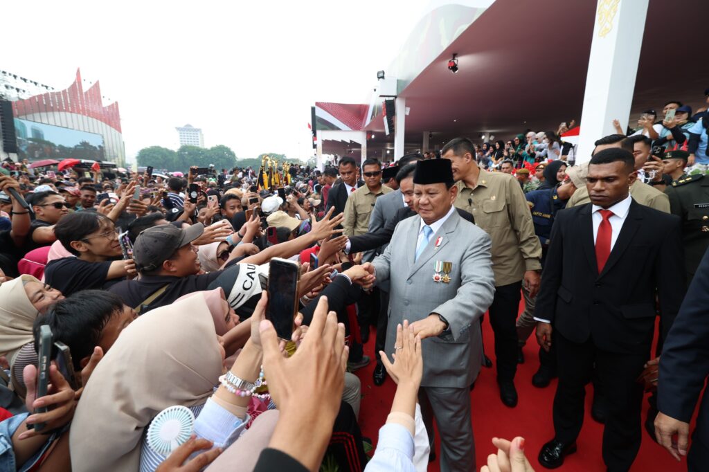 Prabowo Sapa Warga di Monas Usai Hadiri HUT TNI ke-79