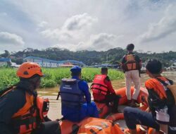 Lompat dan Tenggelam di Sungai Karang Mumus: Tim SAR Hentikan Pencarian Dewi