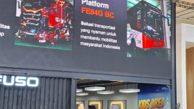 Mitsubishi Fuso Perkenalkan Truk Mobile Charging eCanter dan Tractor Head Terbaru di HUT ke-55 GIIAS 2025