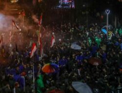 Donna Liat Demo DPR Melebar, Polisi Jadi Sasaran Amarah