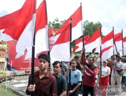 Aturan dan Etika Pengibaran Bendera Merah Putih: Panduan Lengkap